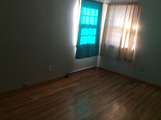 Building Photo - Single family House for Rent