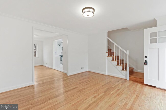 Foto del edificio - 1667 Hardwick Rd