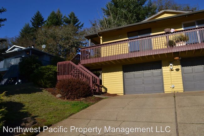 Building Photo - 1575-1579 Fircrest Ct SE