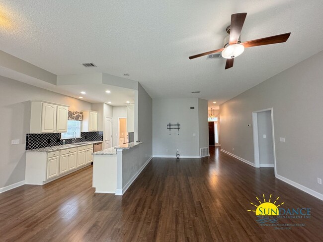 Building Photo - Sought after 3-Bedroom Bluewater Bay Home!
