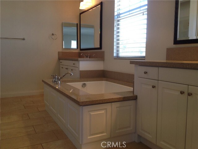 Building Photo - 111 Shadowbrook