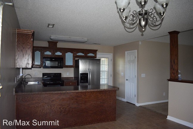 Building Photo - 3 br, 2 bath House - 2720 Amidala Lane