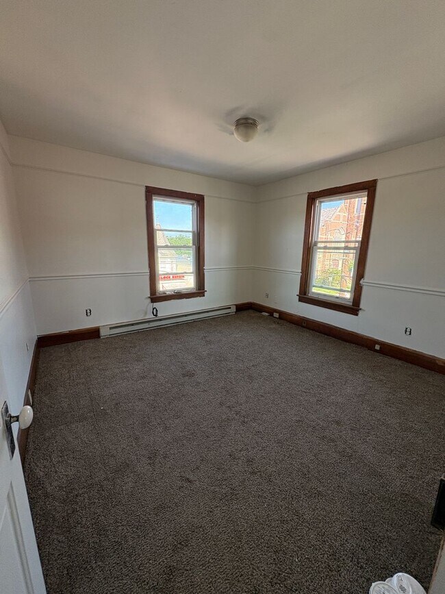 Building Photo - 118-120 S. Courtland St