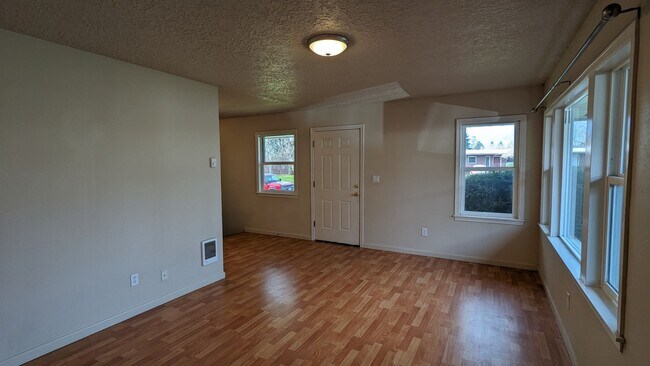 Foto del edificio - 121/123 N. Garrison Road