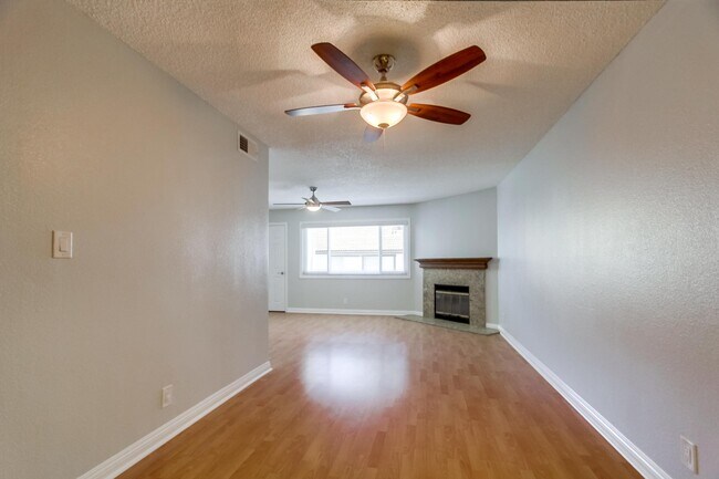 Building Photo - 9837 Caspi Gardens Dr