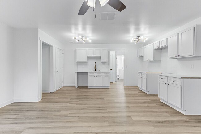Foto del edificio - Beautifully Updated Home in East Memphis