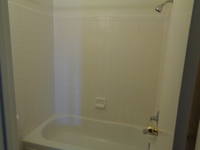 Full size bathrooms - 2438 N Palo Verde Ave