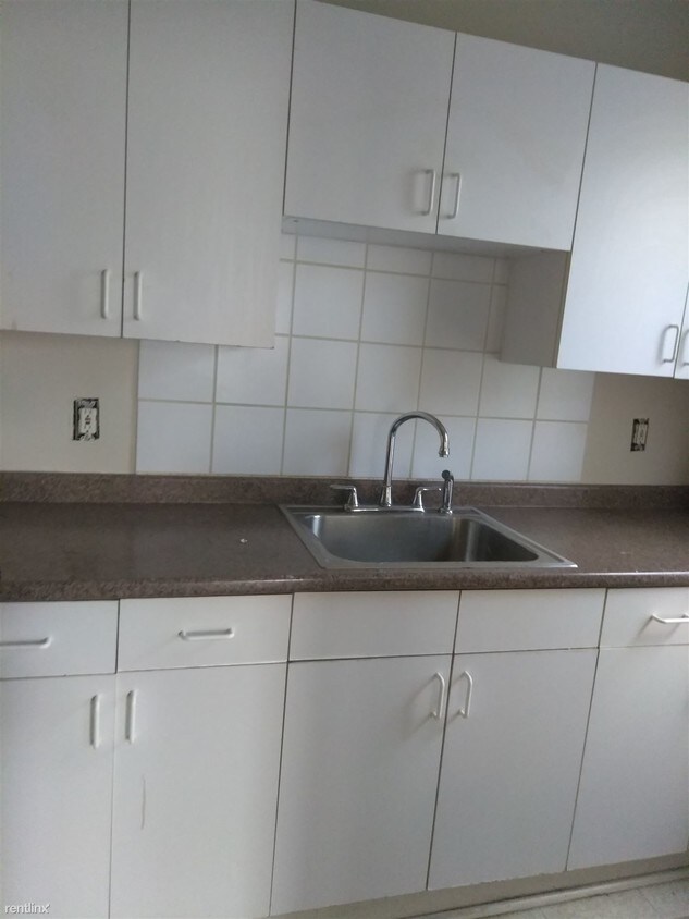 Foto del edificio - 7140 Elmhurst St