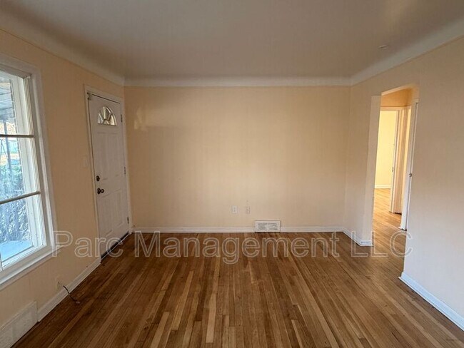 Foto del edificio - 16121 W Parkway St