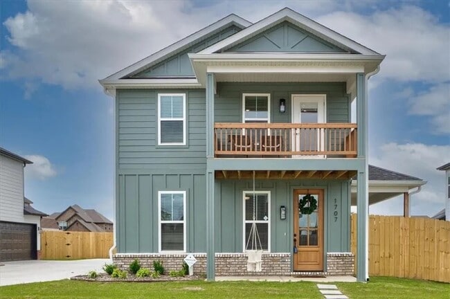 Building Photo - 1707 W Whitney Ln
