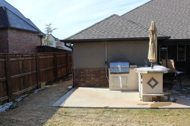 Building Photo - 16808 Kierland Ct
