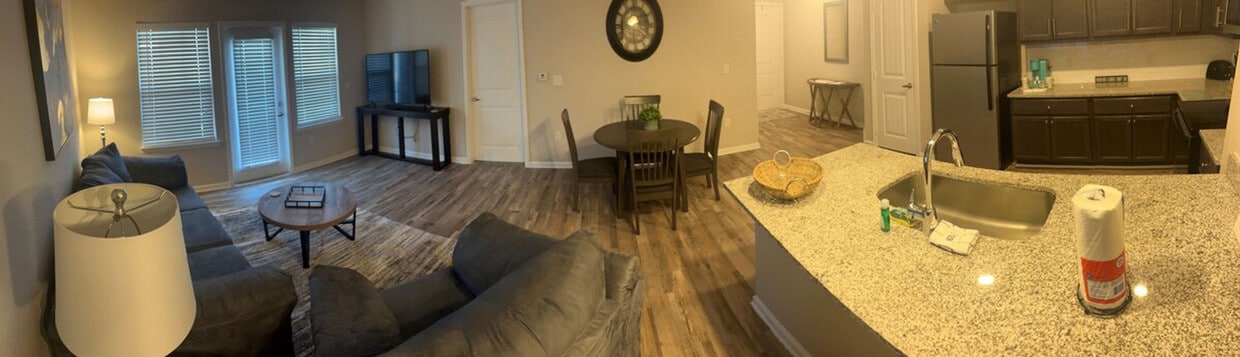 Foto principal - 1445 Broadcloth St