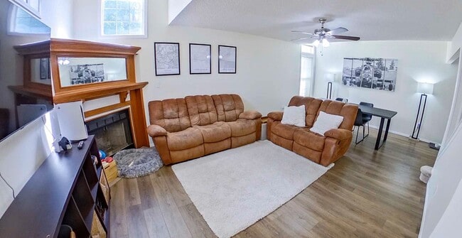 Building Photo - 3D Tour Available - 2-Car Garage + Fenced-...