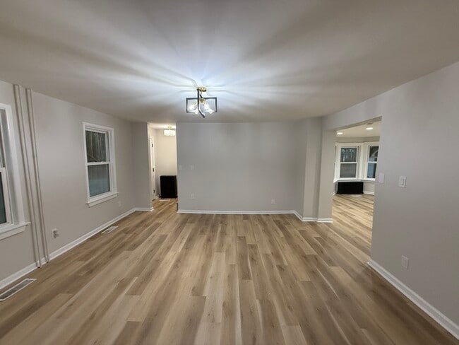 Foto del edificio - 733 E Pear St