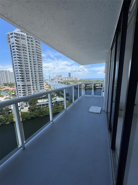 Foto del edificio - 20515 E Country Club Dr
