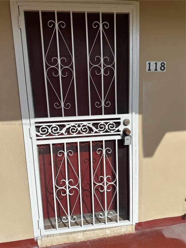 Foto del edificio - 1501 NE 191st St