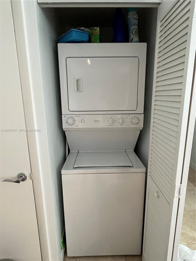 Building Photo - 7275 SW 90th St