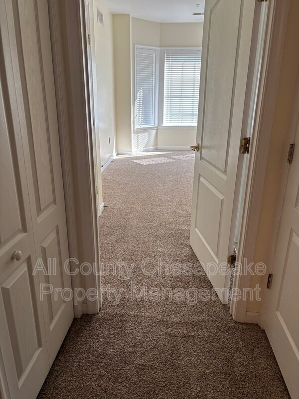 Foto del edificio - 402 Harrison Ct
