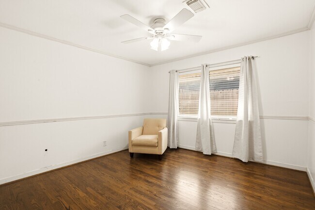 Foto del edificio - 5238 Kinglet St
