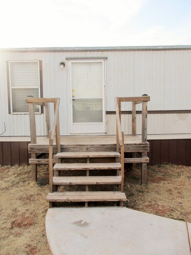 Building Photo - 3 bedroom 2 bath in Hydro, OK  73048