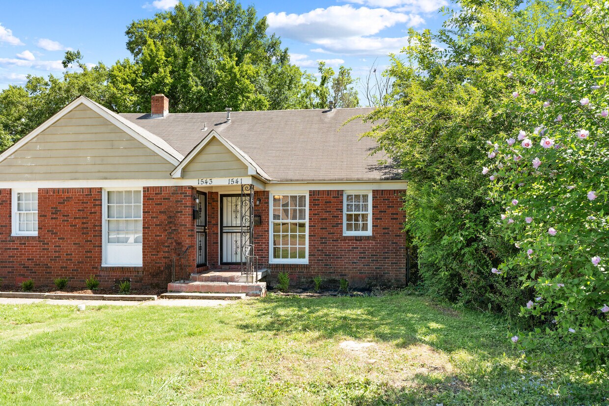 Primary Photo - 1541 Jackson Ave