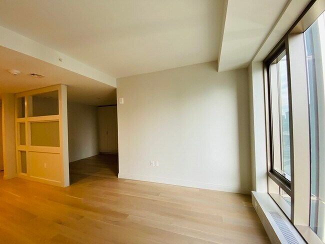 Building Photo - 135 Seaport Blvd