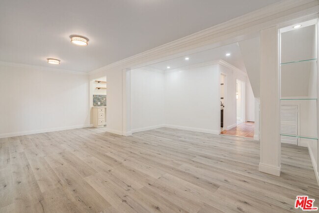 Foto del edificio - 3500 W Manchester Blvd