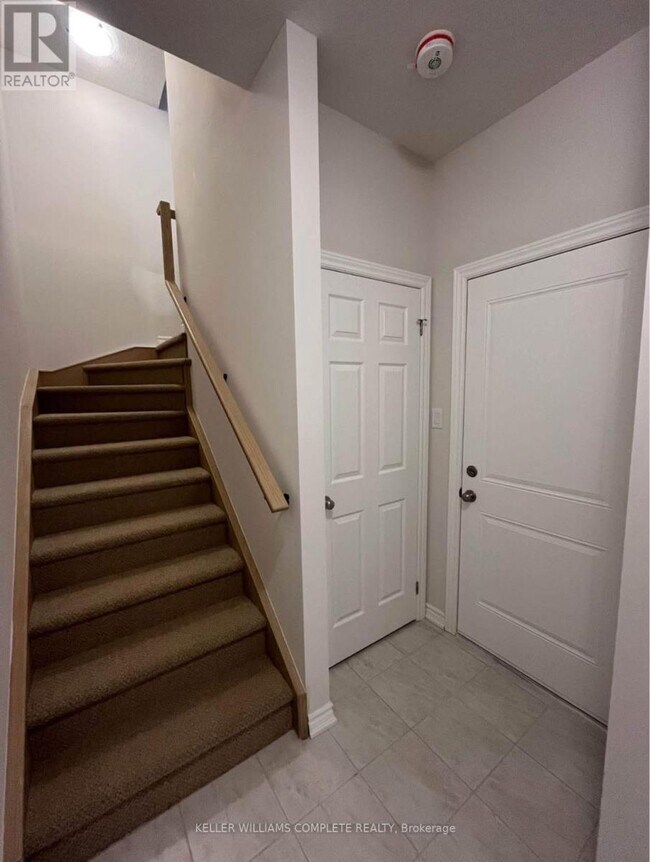 Photo du bâtiment - 677 Park Rd N