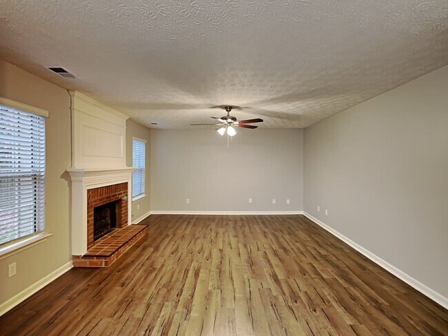 Foto del edificio - 4217 Highcroft Main NW