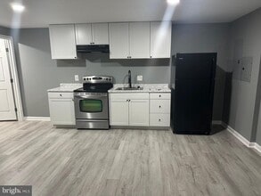 Building Photo - 5 Jonquil Pl