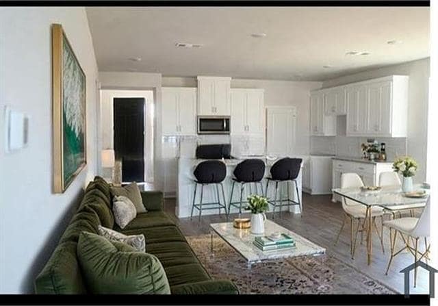 Building Photo - 1200 Renato Dr