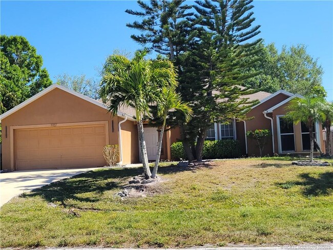 Building Photo - 1957 SE Sandia Dr