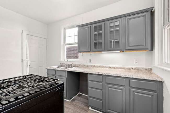 Gorgeous 3 Bedroom House in Beechview available July 1! - Gorgeous 3 Bedroom House in Beechview available July 1!