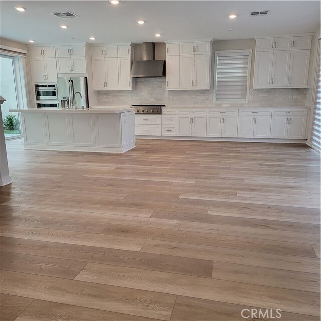 Building Photo - 346 Chorus