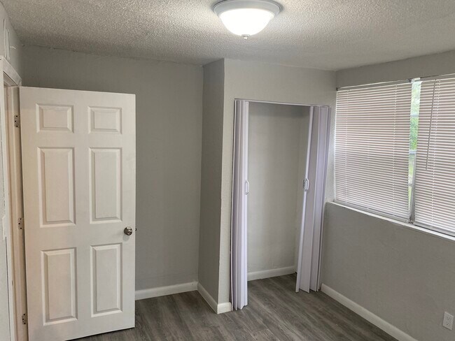 Dormitorio 1 - 264 NW 10th St