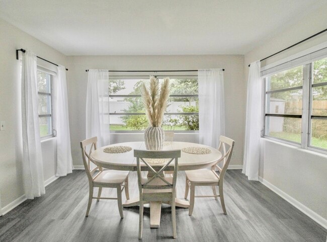 Photo - 2338 Nash St House