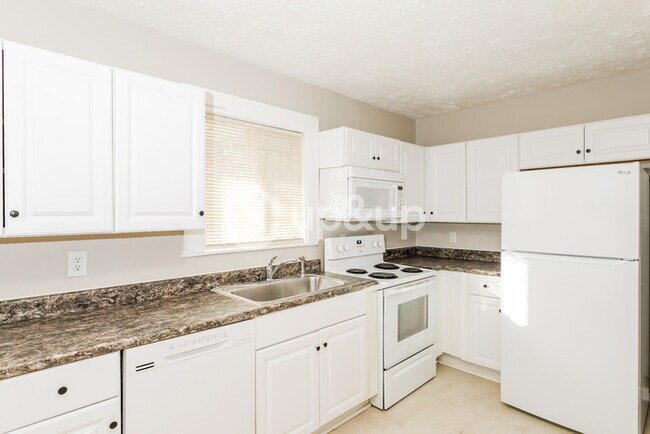 Building Photo - Fantastic 3bd/1.5ba home! Let yourself in!
