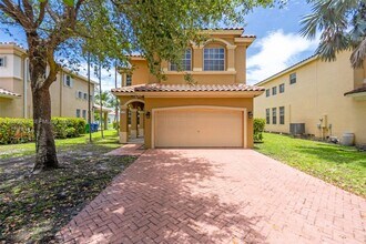 Building Photo - 5149 SW 137th Ave