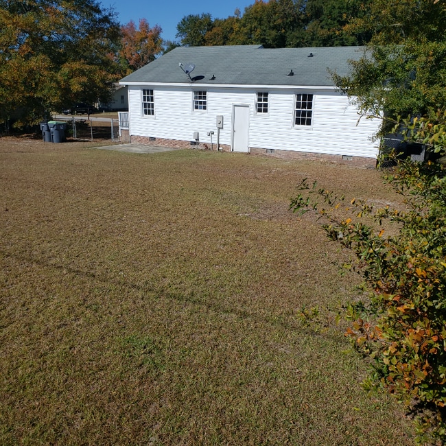 Building Photo - 119 Meadow Wood Dr