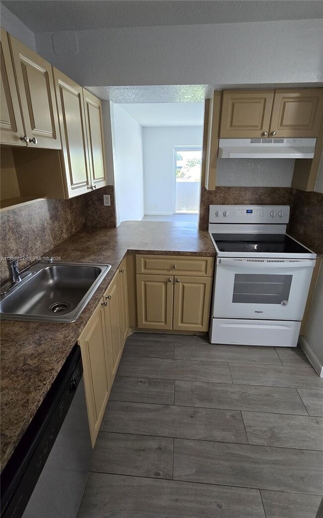 Foto del edificio - 11110 SW 196th St