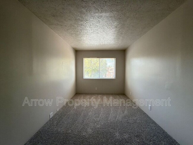 Building Photo - 1215 E St