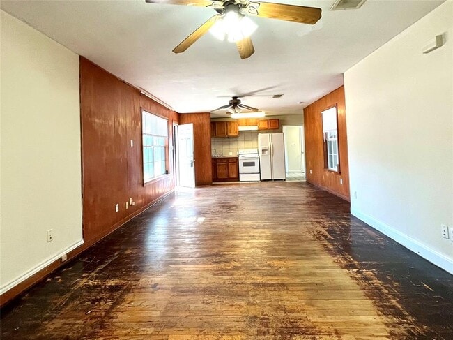 Foto del edificio - 304 Montopolis Dr