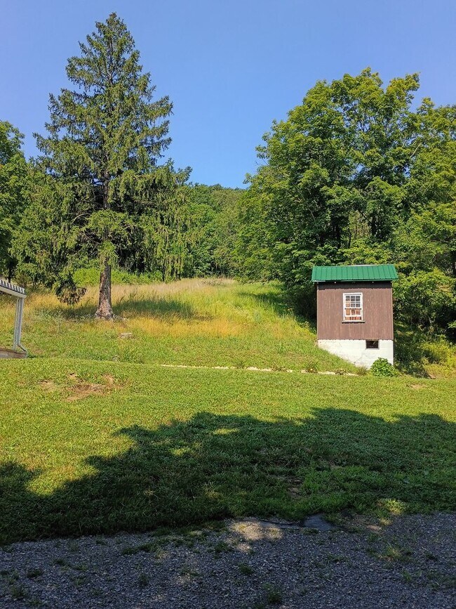 Foto del edificio - 3BR/1 Bath  SFH in West Virginia