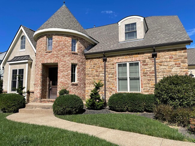 Building Photo - 4217 Village Club Dr