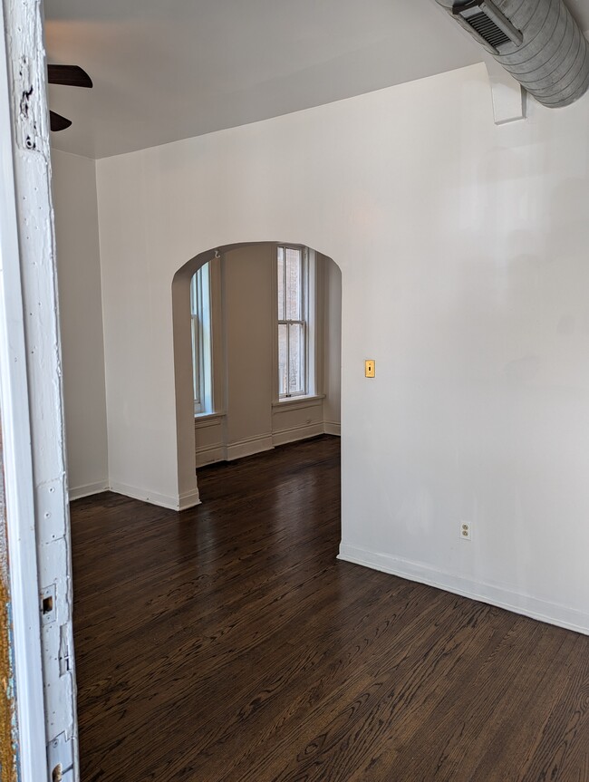 Building Photo - 1923 S Peoria St