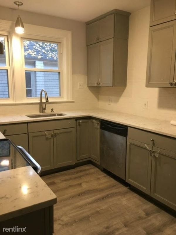 Building Photo - 4 br, 2 bath Apartment - 256 President Ave