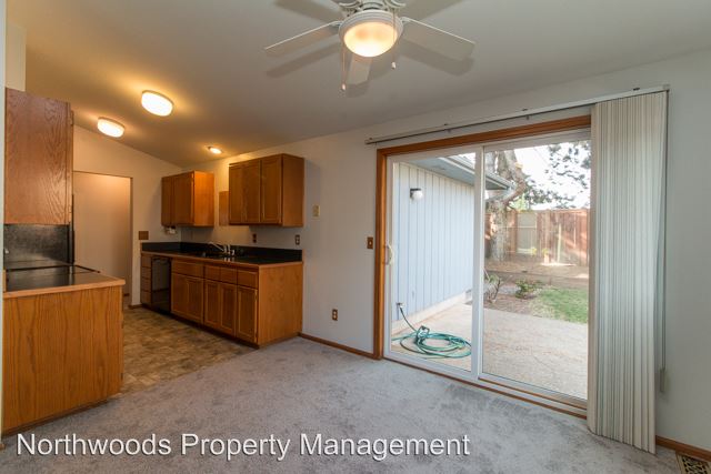 Building Photo - 2078 Best Ln