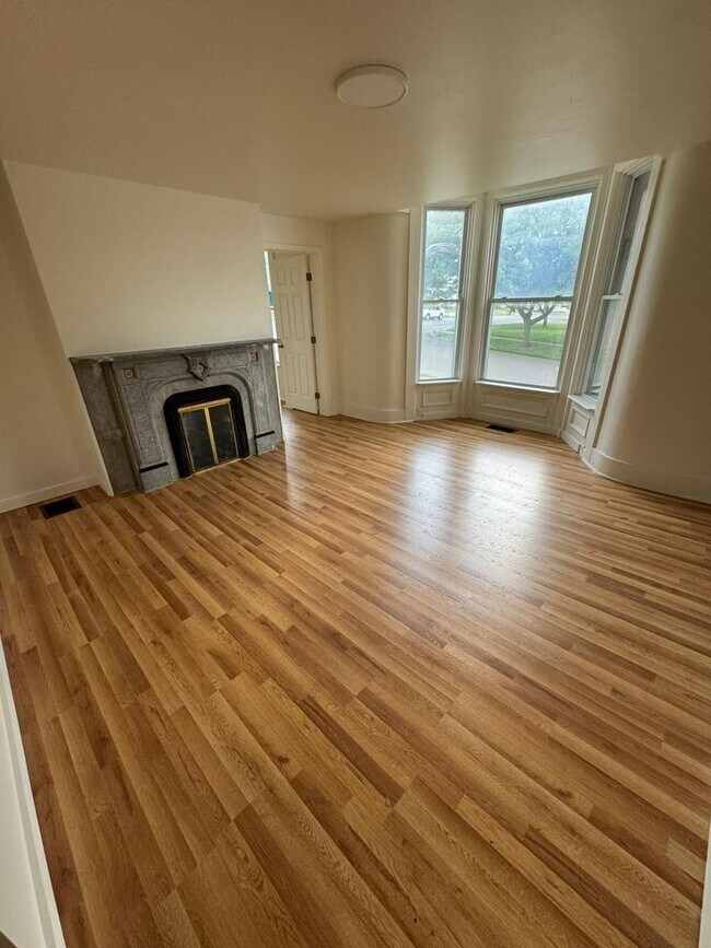 Foto del edificio - West 2nd Street Duplex