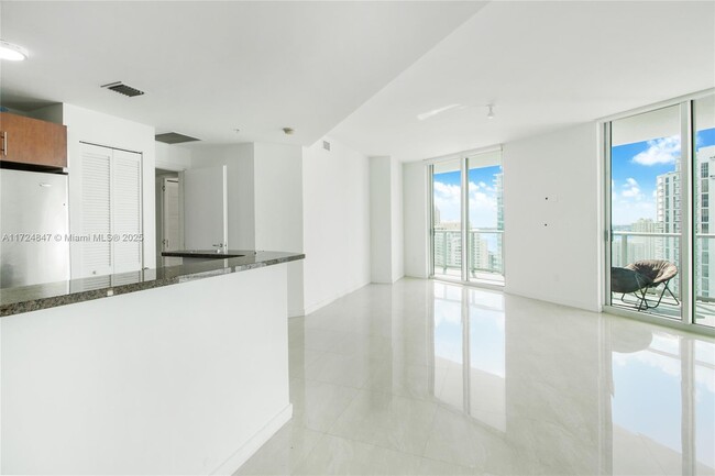 Building Photo - 300 S Biscayne Blvd