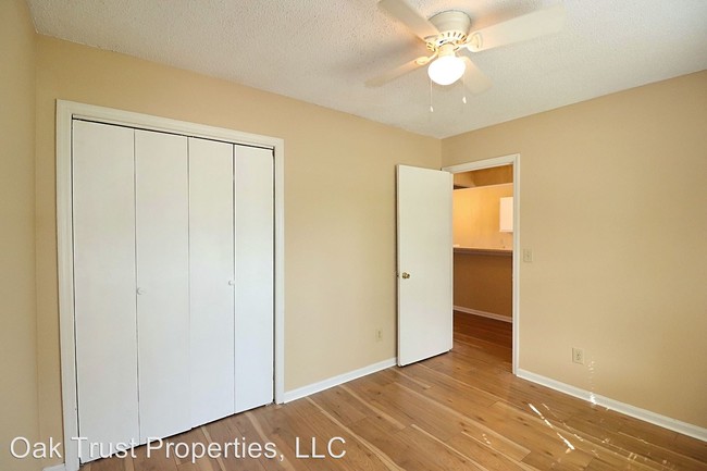 Building Photo - 3 br, 2 bath House - 403 B Converse Court